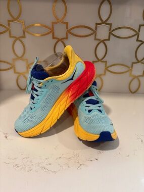 Size 7B- Hoka One One HOKA Arahi 7 Cloudless Poppy